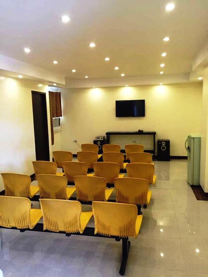 Rainbowland Hotel โอลองกาโป ภายนอก รูปภาพ