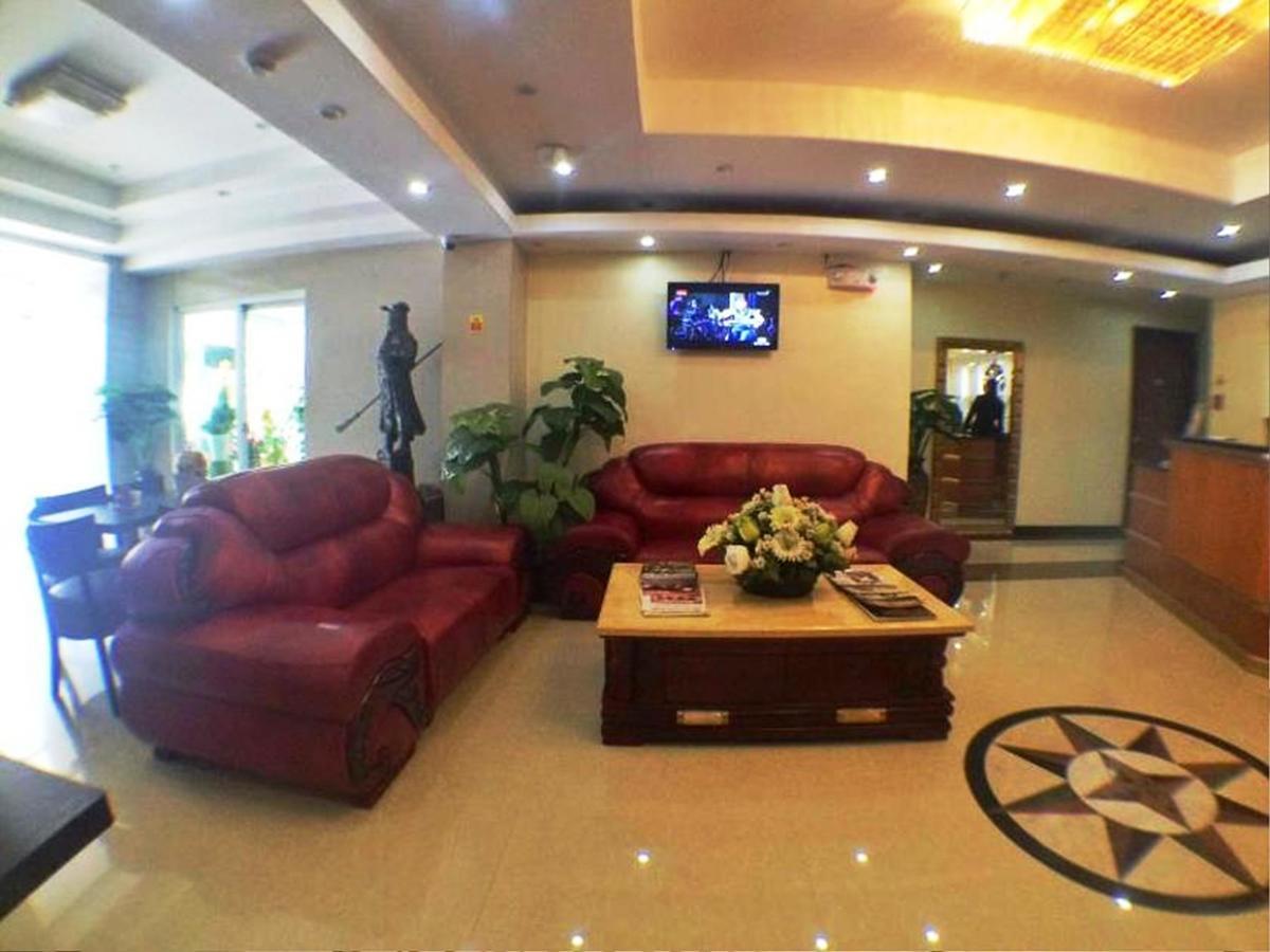Rainbowland Hotel โอลองกาโป ภายนอก รูปภาพ