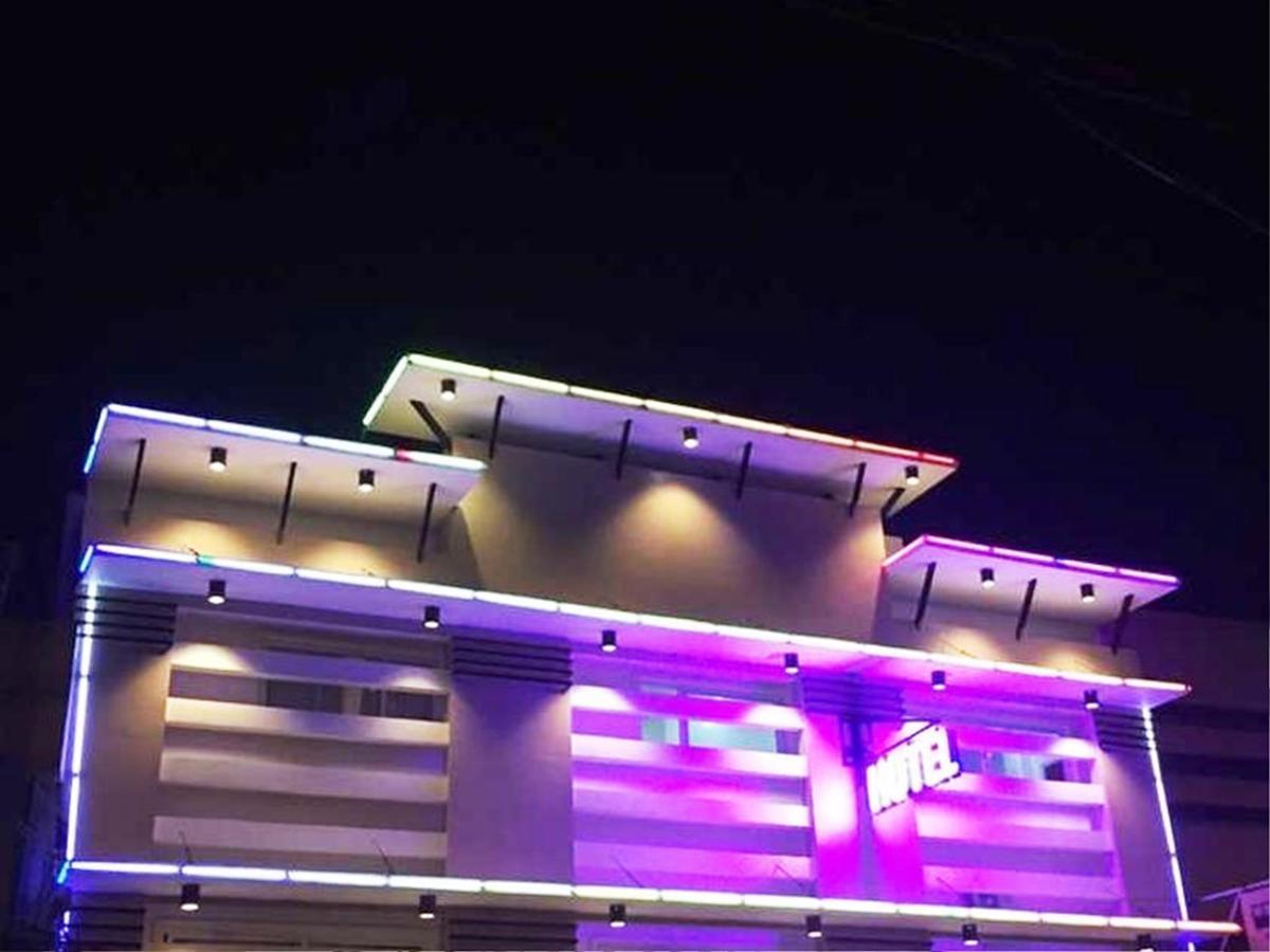 Rainbowland Hotel โอลองกาโป ภายนอก รูปภาพ