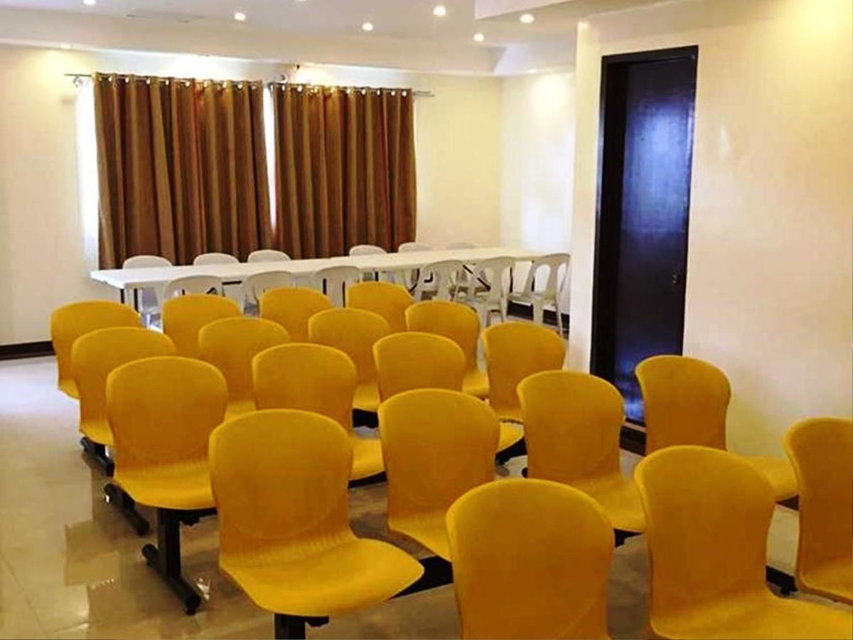 Rainbowland Hotel โอลองกาโป ภายนอก รูปภาพ