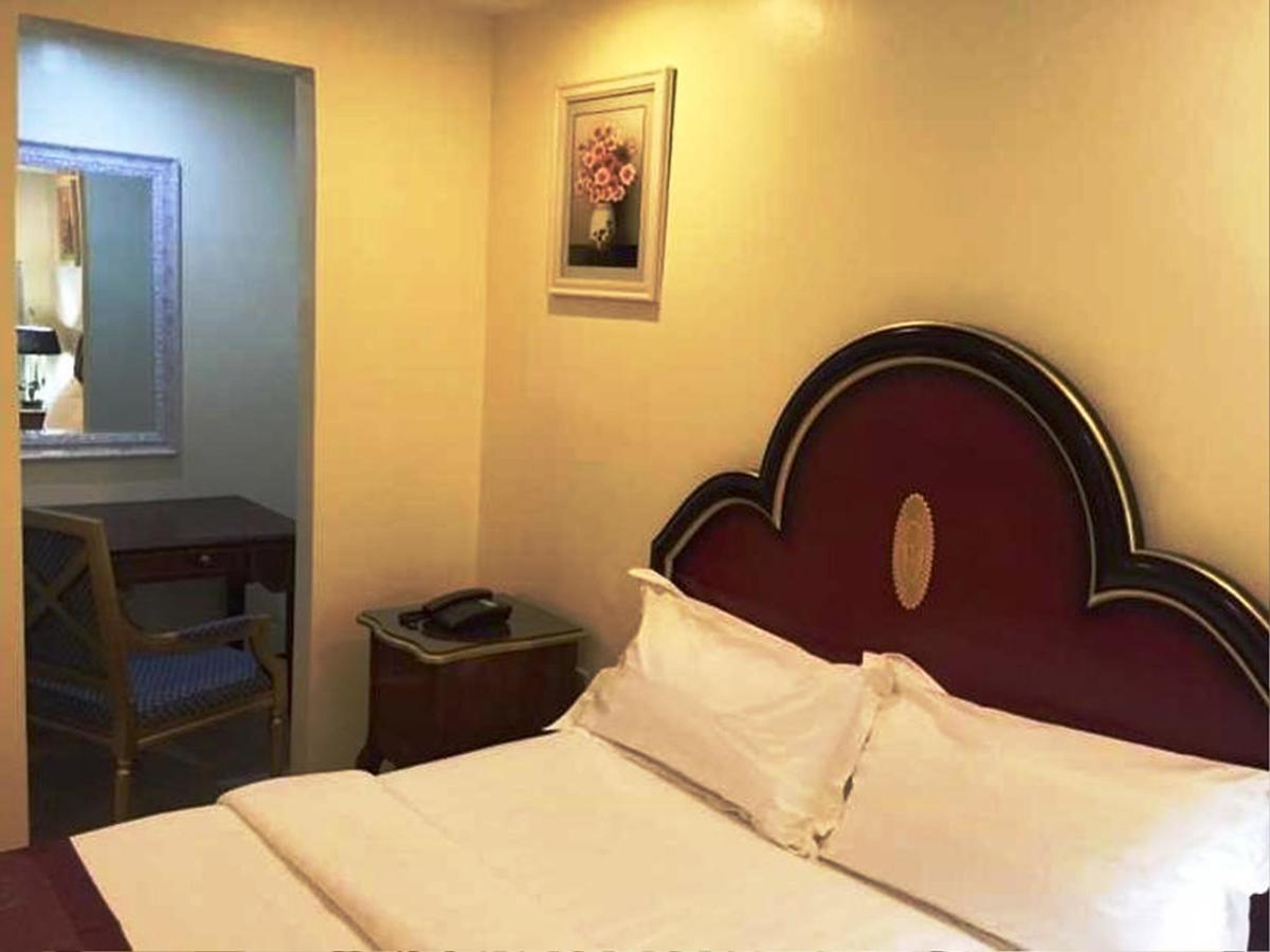 Rainbowland Hotel โอลองกาโป ภายนอก รูปภาพ
